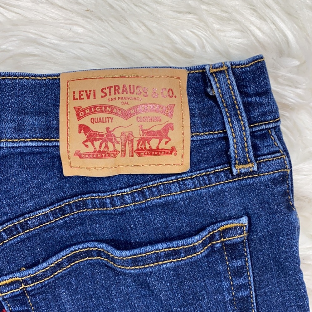 Levi’s | High Rise Shorts - Picture 10 of 13